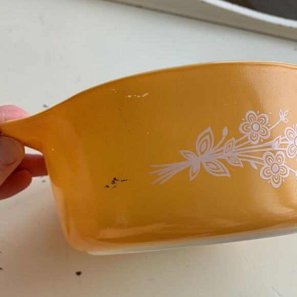 🌞Host Pick 🌞PYREX Gold & white butterfly bowl‎ - Picture 7 of 9